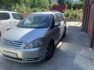 Авто Toyota Avensis Verso 2002 № 8119261