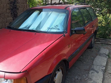 Авто Volkswagen Passat Variant 1989 № 8119265