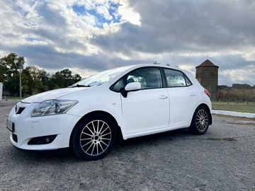 Авто Toyota Auris 2007 № 8119913