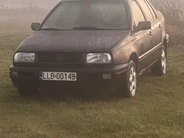Авто Volkswagen Vento 1993 № 8120579