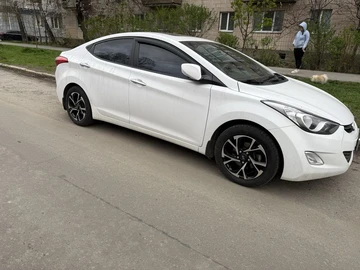 Авто Hyundai Elantra 2012 № 8120722