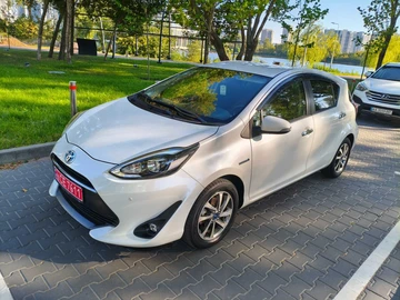 Авто Toyota Prius 2018 № 8120737