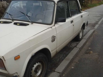 Авто ВАЗ 2107 1988 № 8120745