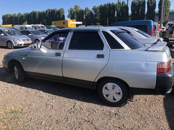 Авто ВАЗ 2110 2001 № 8120815