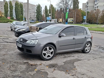 Авто Volkswagen Golf 2005 № 8121111