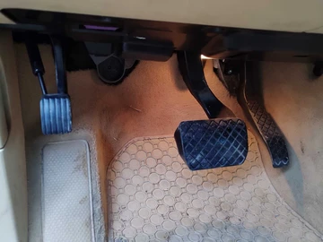 Авто Volkswagen Touareg 2005 № 8121114