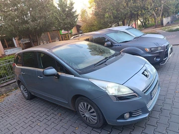 Авто Peugeot 5008 2010 № 8121157