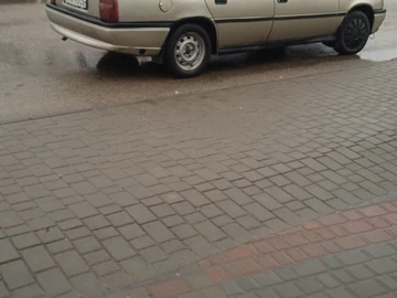 Авто Opel Vectra 1993 № 8121273
