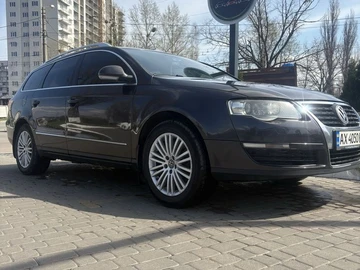 Авто Volkswagen Passat Variant 2006 № 8121405