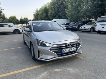 Авто Hyundai Elantra 2018 № 8122021