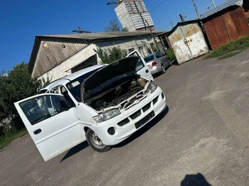 Авто Hyundai H200 1998 № 8122276