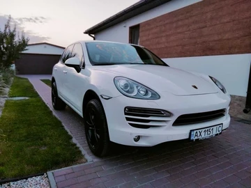 Авто Porsche Cayenne 2011 № 8123178