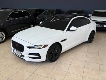 Авто Jaguar Xe 2020 № 8123214