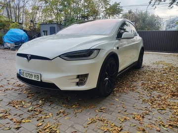 Авто Tesla Model X 2018 № 8123237