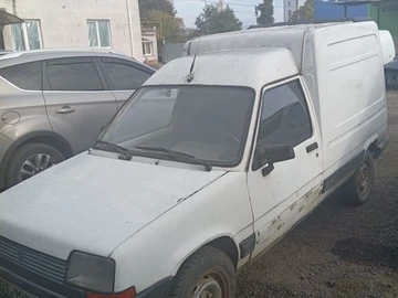 Авто Renault Rapid 1988 № 8123300