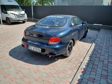 Авто Hyundai Tiburon 2000 № 8123621