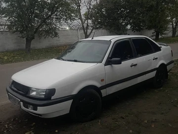 Авто Volkswagen Passat Sedan 1994 № 8123678