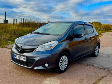 Авто Toyota Yaris 2012 № 8124001