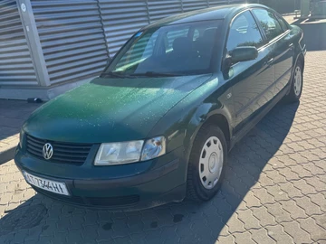 Авто Volkswagen Passat Sedan 2000 № 8124002