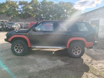 Авто Nissan Terrano 1992 № 8124840