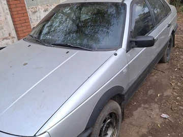 Авто Volkswagen Passat Sedan 1988 № 8125802