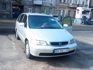 Авто Honda Shuttle 2000 № 8126038
