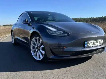Авто Tesla Model 3 2019 № 8126400