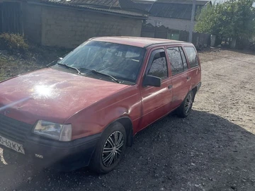 Авто Opel Kadett 1986 № 8126832
