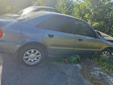 Авто Audi A4 1995 № 8127337
