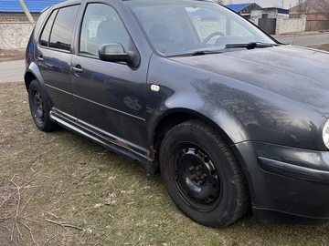 Авто Volkswagen Golf 1999 № 8127511