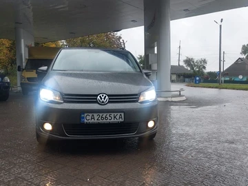 Авто Volkswagen Touran 2011 № 8128171