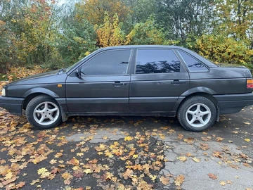 Авто Volkswagen Passat Sedan 1989 № 8128734