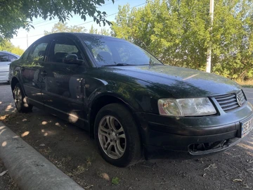 Авто Volkswagen Passat Sedan 1999 № 8129551