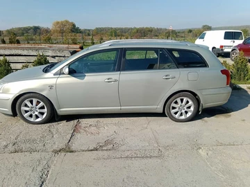 Авто Toyota Avensis 2004 № 8129553