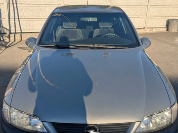 Авто Opel Vectra 1998 № 8129602