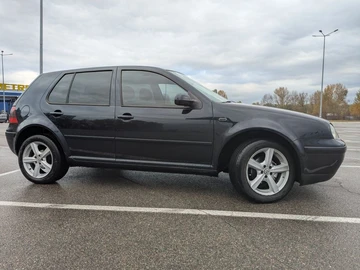 Авто Volkswagen Golf 2002 № 8129810
