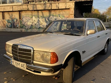 Авто Mercedes W123 1980 № 8129911