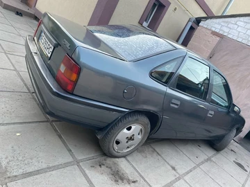 Авто Opel Vectra 1990 № 8129918