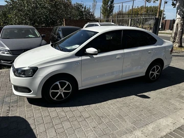 Авто Volkswagen Polo 2012 № 8130252