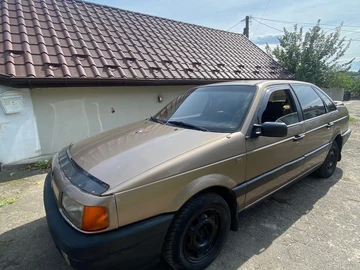 Авто Volkswagen Passat Sedan 1989 № 8130258