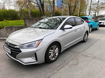 Авто Hyundai Elantra 2019 № 8130895