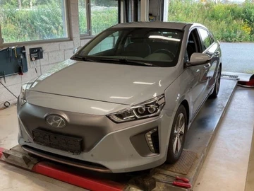 Авто Hyundai Ioniq 2017 № 8131150