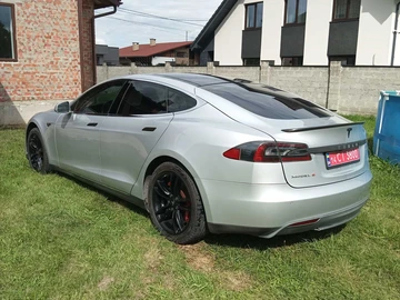 Авто Tesla Model S 2013 № 8131971