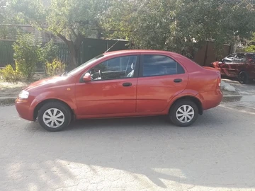 Авто Chevrolet Aveo 2005 № 8132191