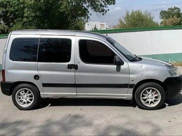 Авто Peugeot Partner 2003 № 8132506