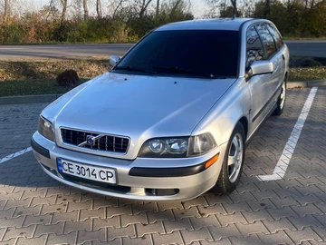 Авто Volvo V40 Kombi 2002 № 8132562