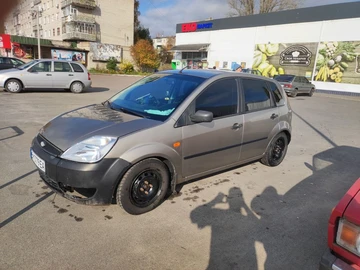 Авто Ford Fiesta 2004 № 8133203