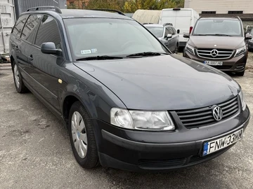 Авто Volkswagen Passat Variant 1999 № 8133211