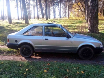 Авто Ford Escort 1987 № 8133214