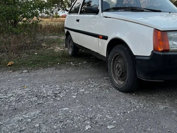 Авто ЗАЗ Таврия 2001 № 8134015